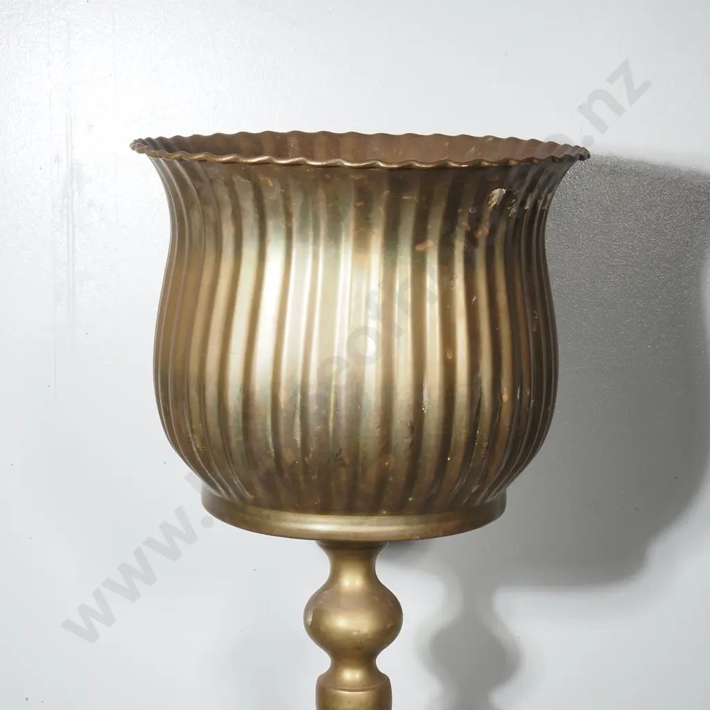 Vintage Fluted Brass Planter/Jardinere w Attached Brass  Stand Image 1++
