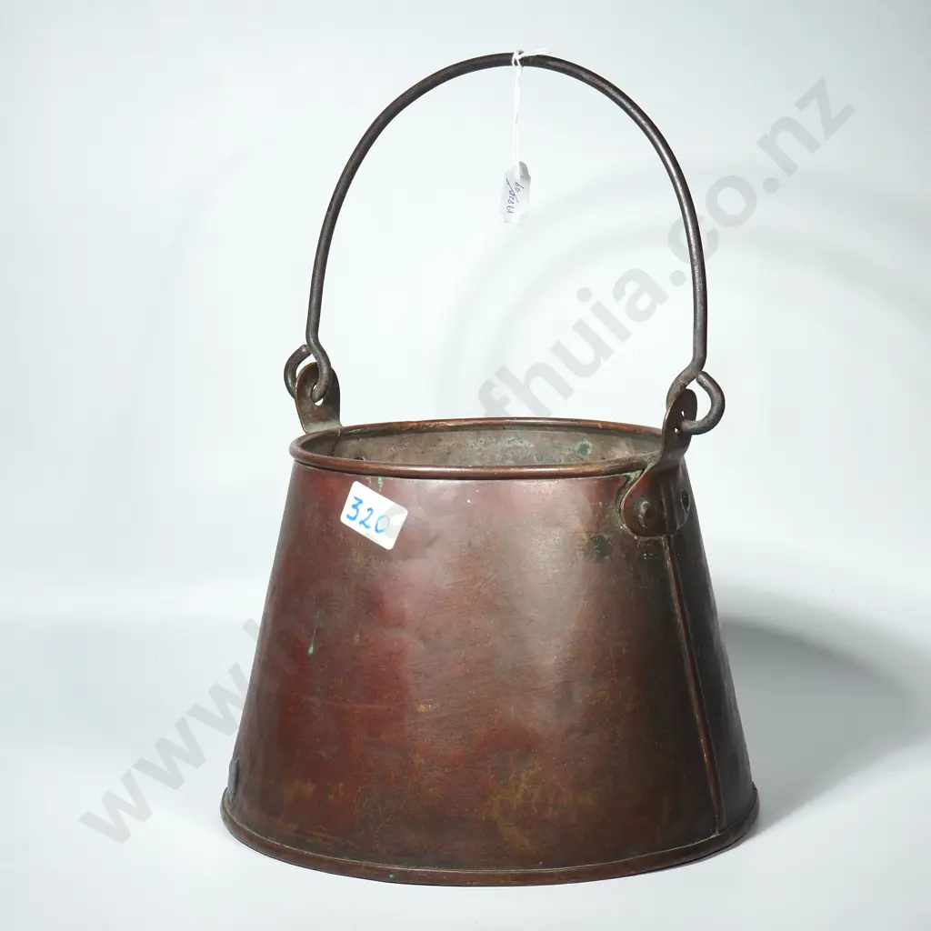 Antique Copper Bucket w Iron Handle. H 200 x D 250mm  Image 1++