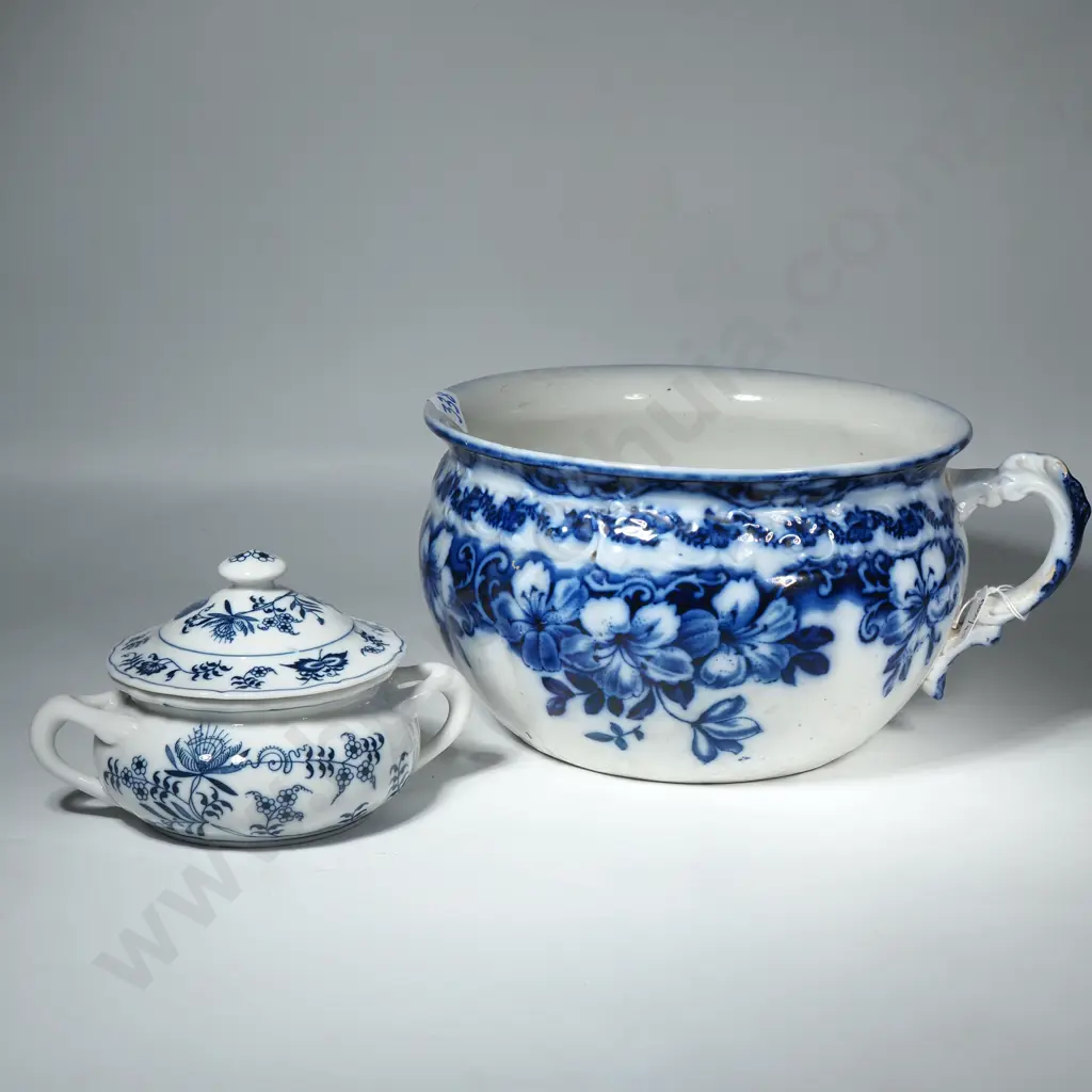Flow Blue & White Chamber Pot & Lidded Blue Danube Porcelain Sugar Bowl Image 1++