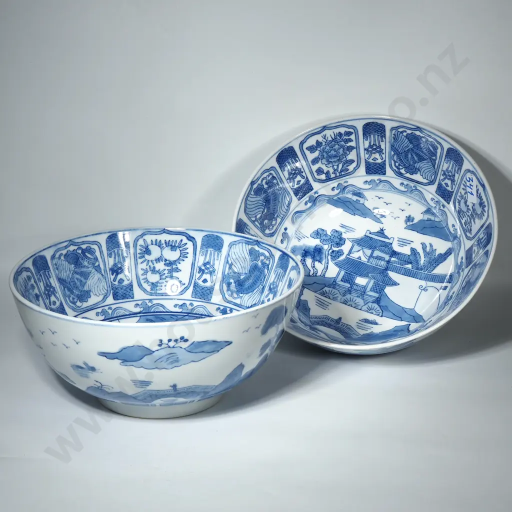 Two Large Serving Bowls in Blue & White Pattern Image 1++