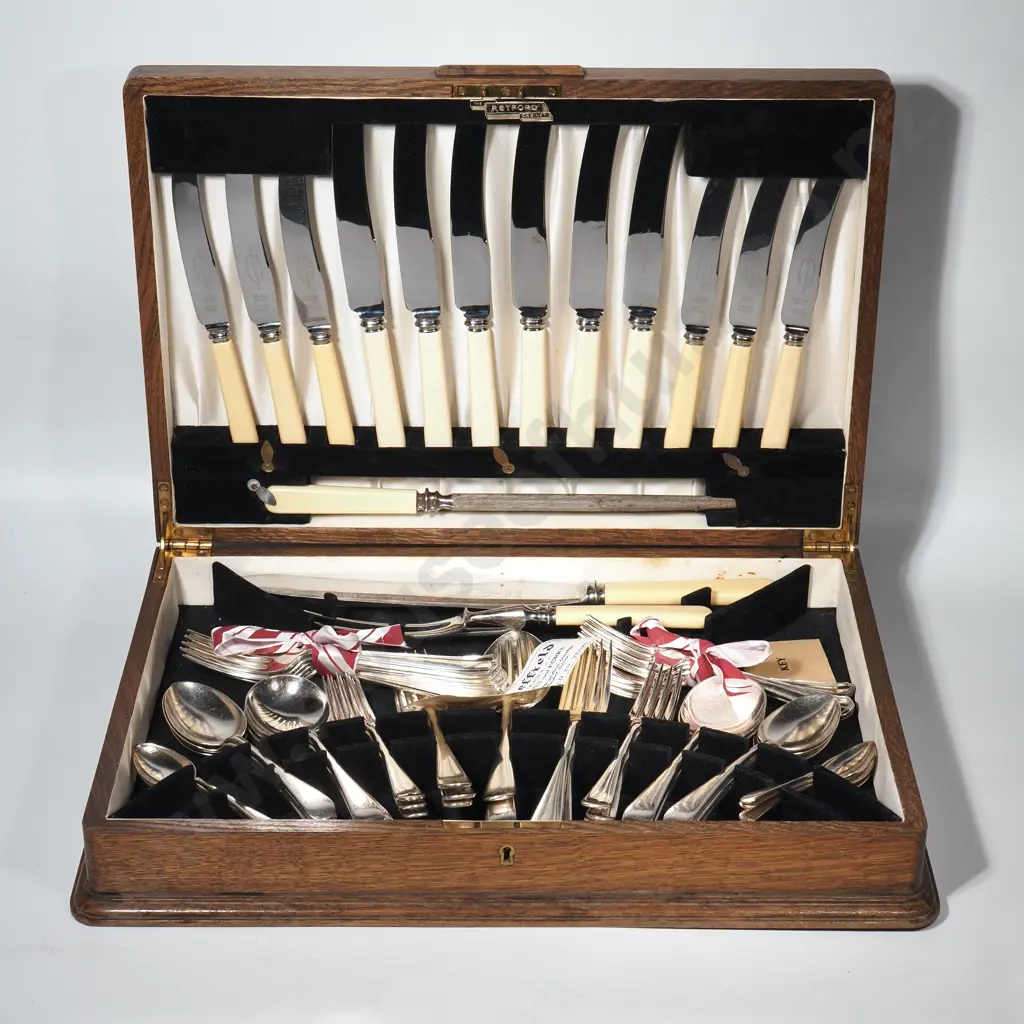 1950s Oak Cutlery Box Containing Silver Plated Six Setting Cutlery & w 12 Extra Entree & Dinner Forks Image 1++