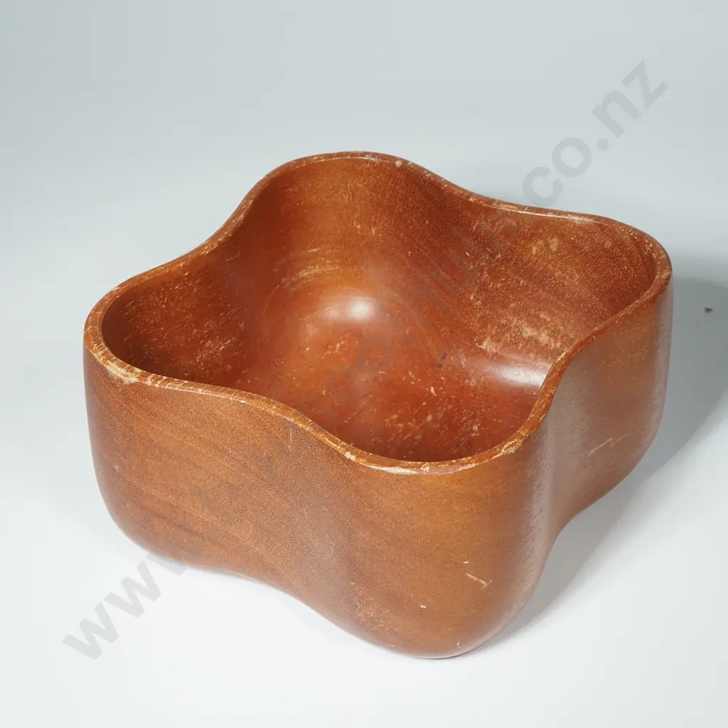 Small Quatrefoil Shaped Trade Wide NZ Bowl  Image 1++