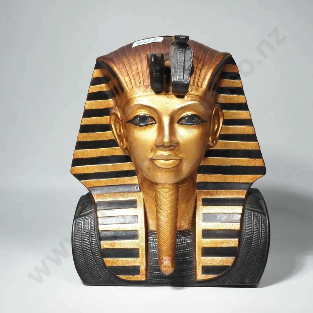 Porcelain Bust of Tutankhamen Image 1++