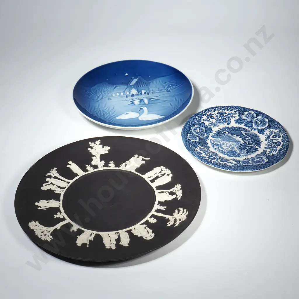 Vintage Black Basalt Wedgwood Plate, Copenhagen Xmas Plate 'Christmas in the Village' & Small Blue & White Plate Image 1++