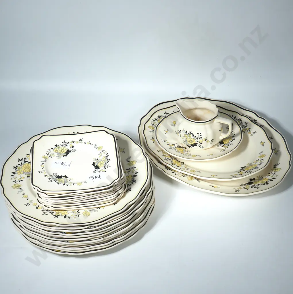 Part Royal Doulton Dinner Set in the Como Pattern Image 1++
