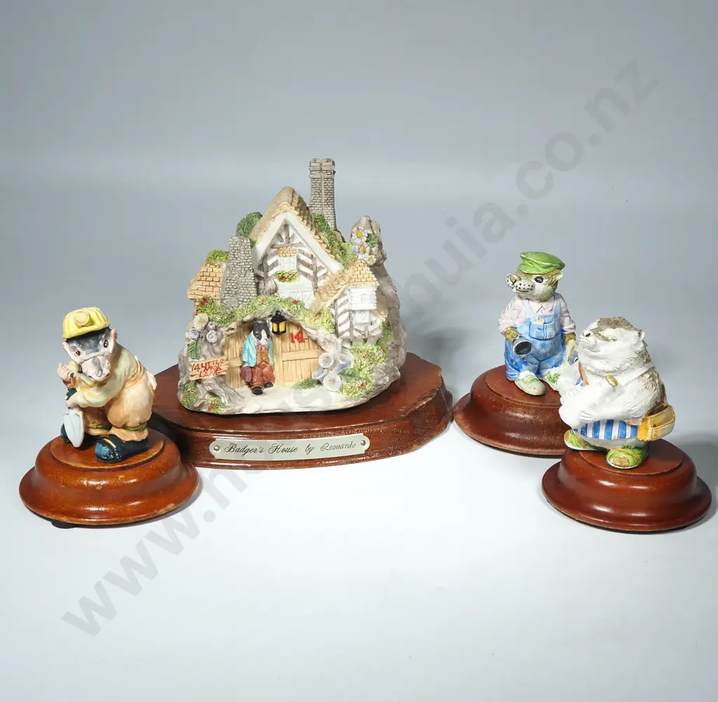 Leonardo Collection Little Nook Village Resin Figures Image 1++