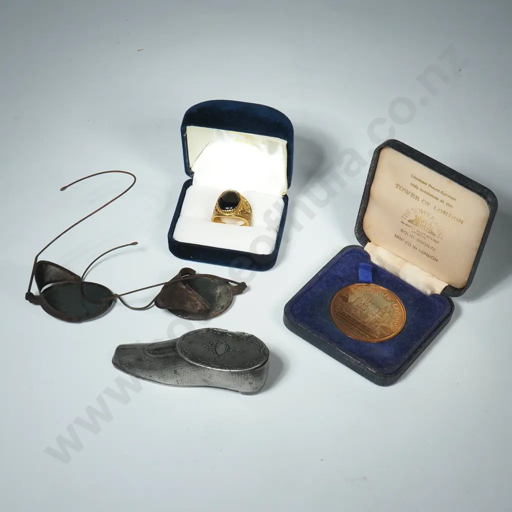 Assorted Vintage Items Image 1++