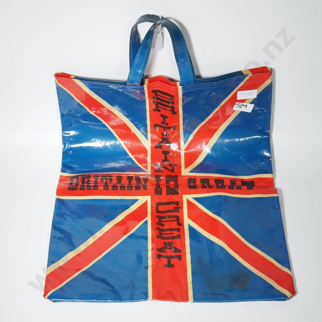 Vintage 1970s Shopping Bag w 'Britain is Great' on a Union Jack Image 1++