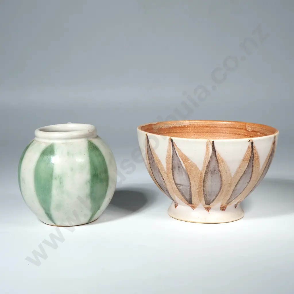 Two Small Pieces of Hanmer Pottery - Vase & Bowl Image 1++
