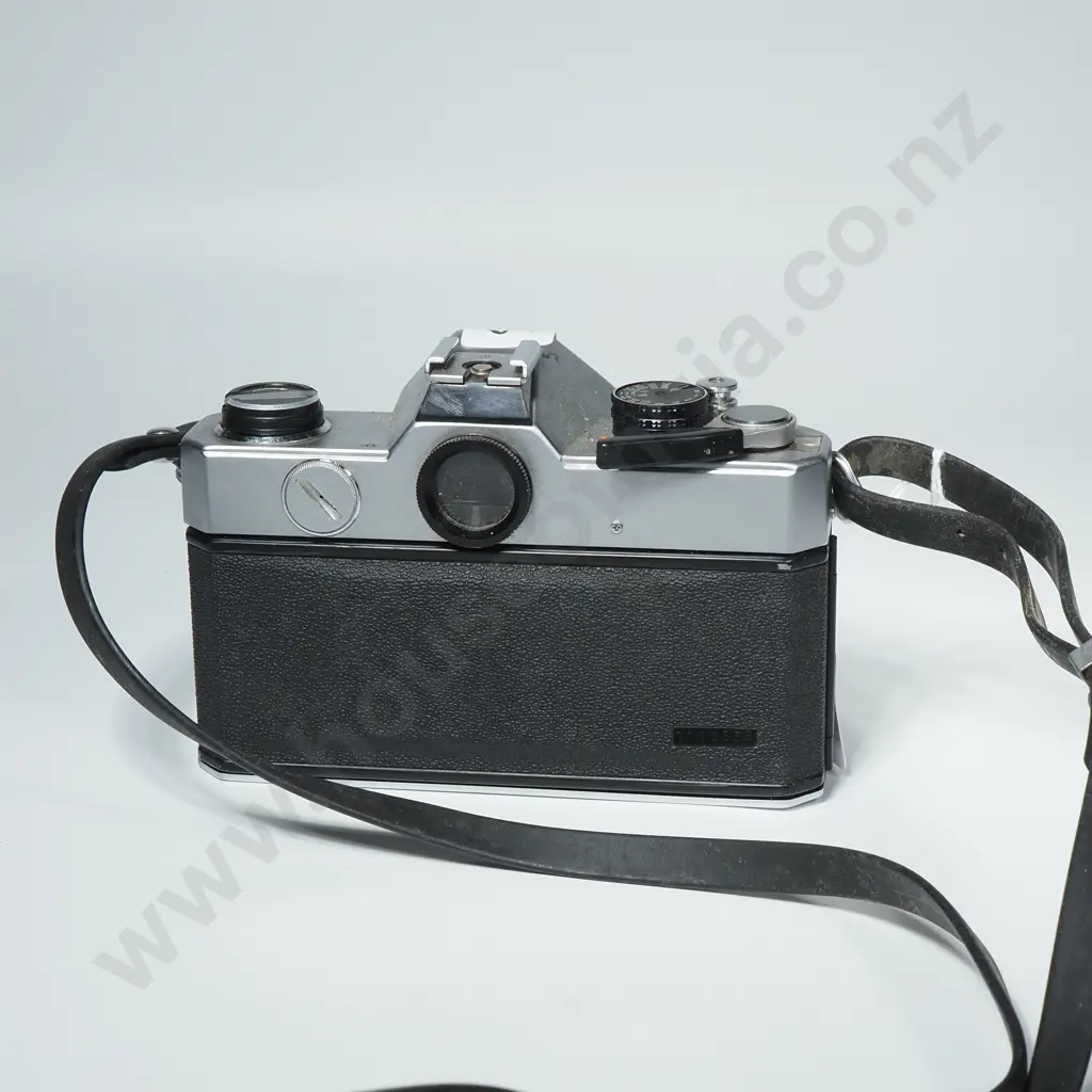 Fujica ST801 Film Camera Image 1++