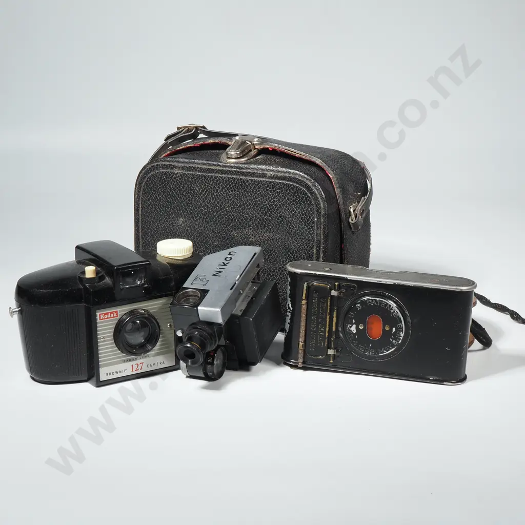 Vintage Camera Items Image 1++