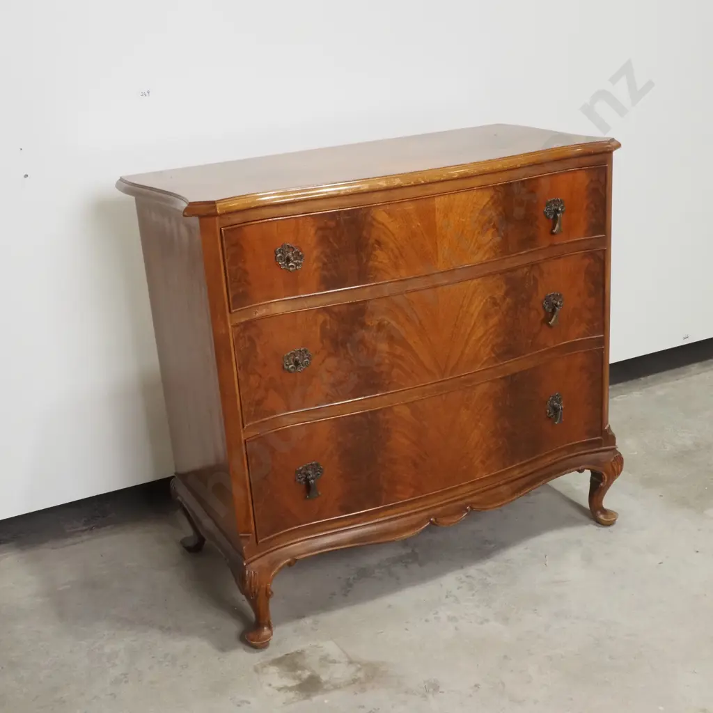 Queen Anne Style Walnut Chest Of Three Drawers w Serpentine Front Image 1++