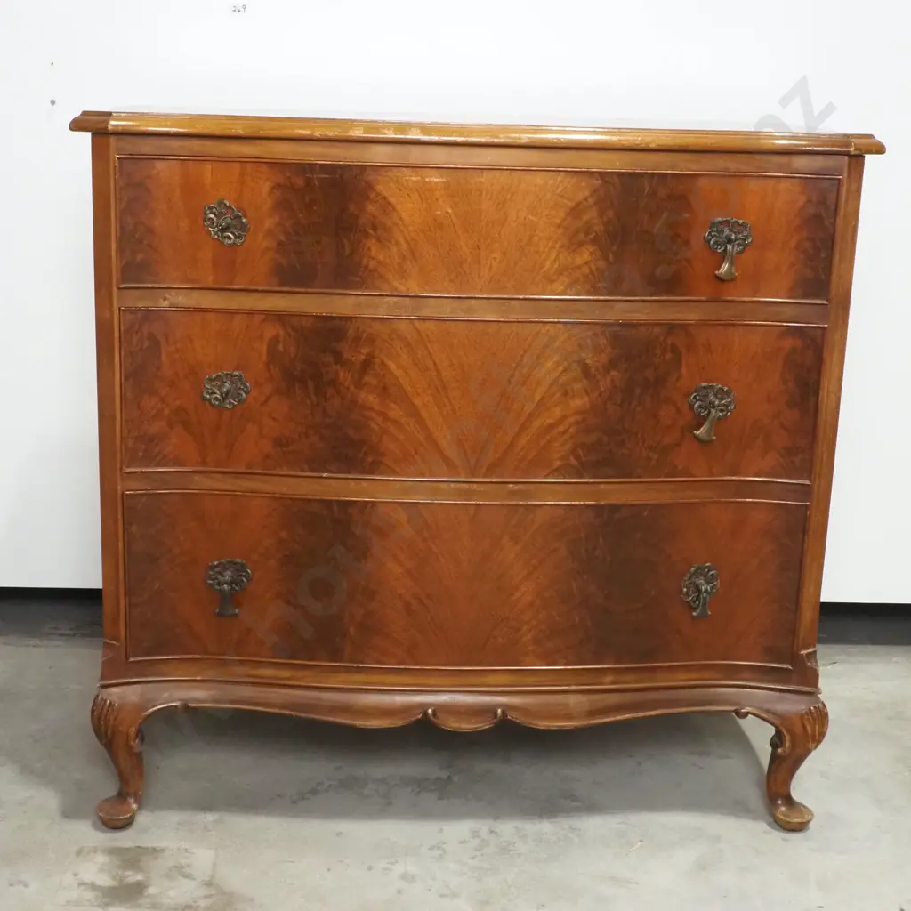 Queen Anne Style Walnut Chest Of Three Drawers w Serpentine Front Image 1++