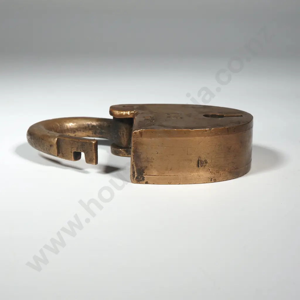 Brass Padlock Marked F404 & "PO", Indicating It May Have Been Used By A Postal Service Or Railway.  Image 1++