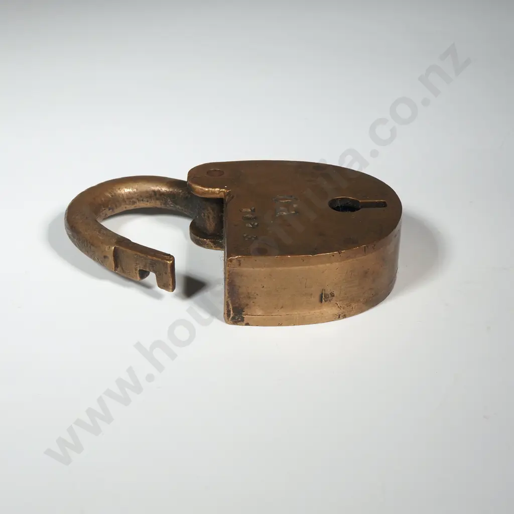Brass Padlock Marked F404 & "PO", Indicating It May Have Been Used By A Postal Service Or Railway.  Image 1++