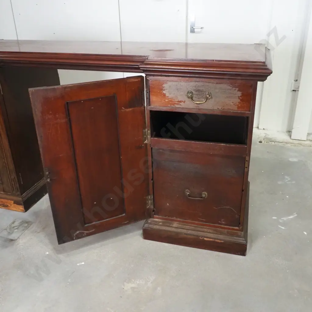 Antique Victorian Mahogany Pedestal Sideboard Image 1++