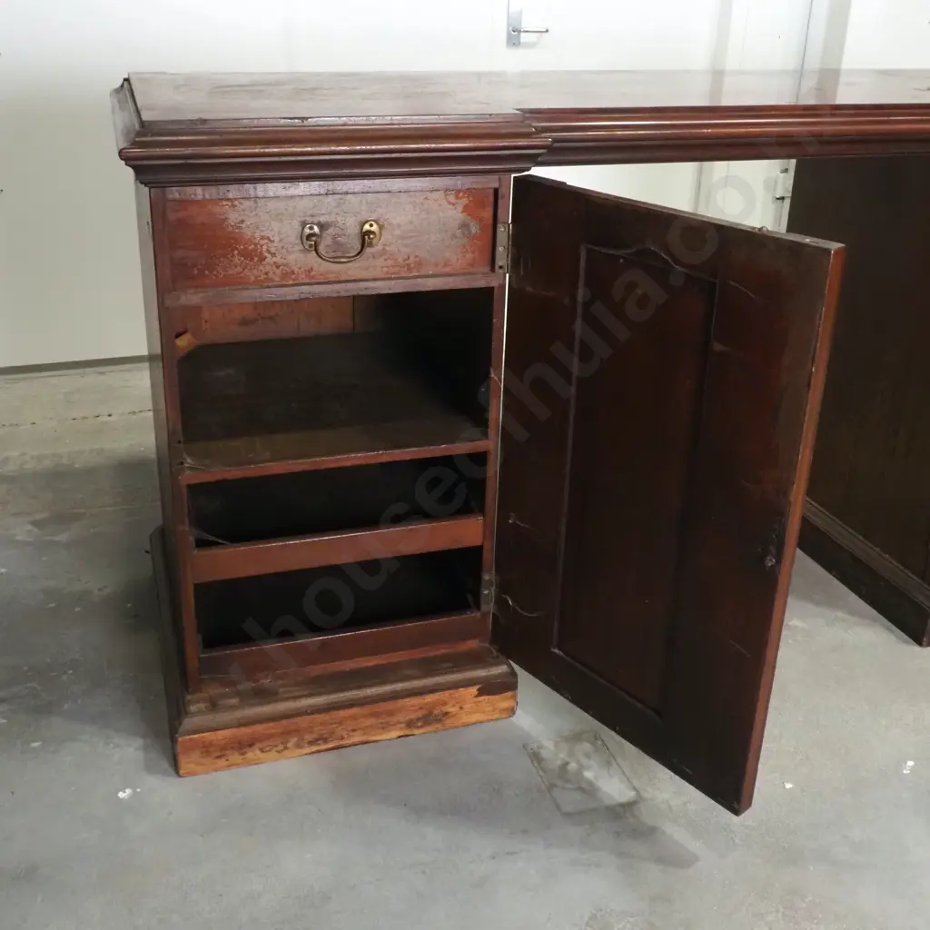 Antique Victorian Mahogany Pedestal Sideboard Image 1++