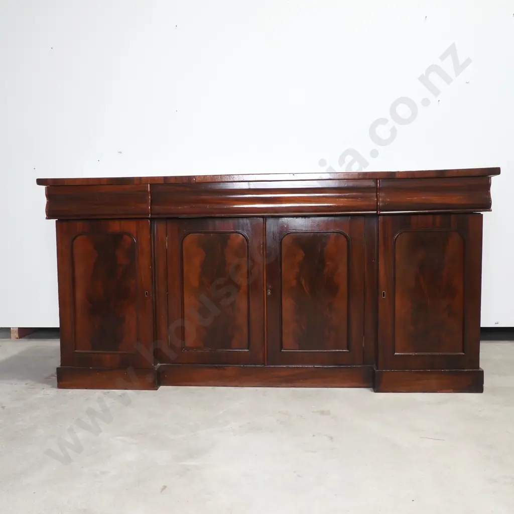 Victorian Mahogany Four Door Sideboard Image 1++