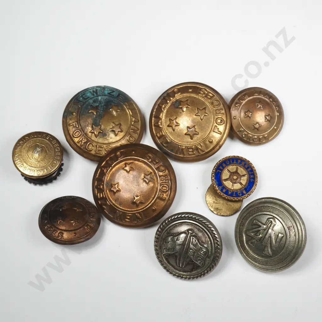 Assorted Buttons - Mainly NZ Military  Image 1++