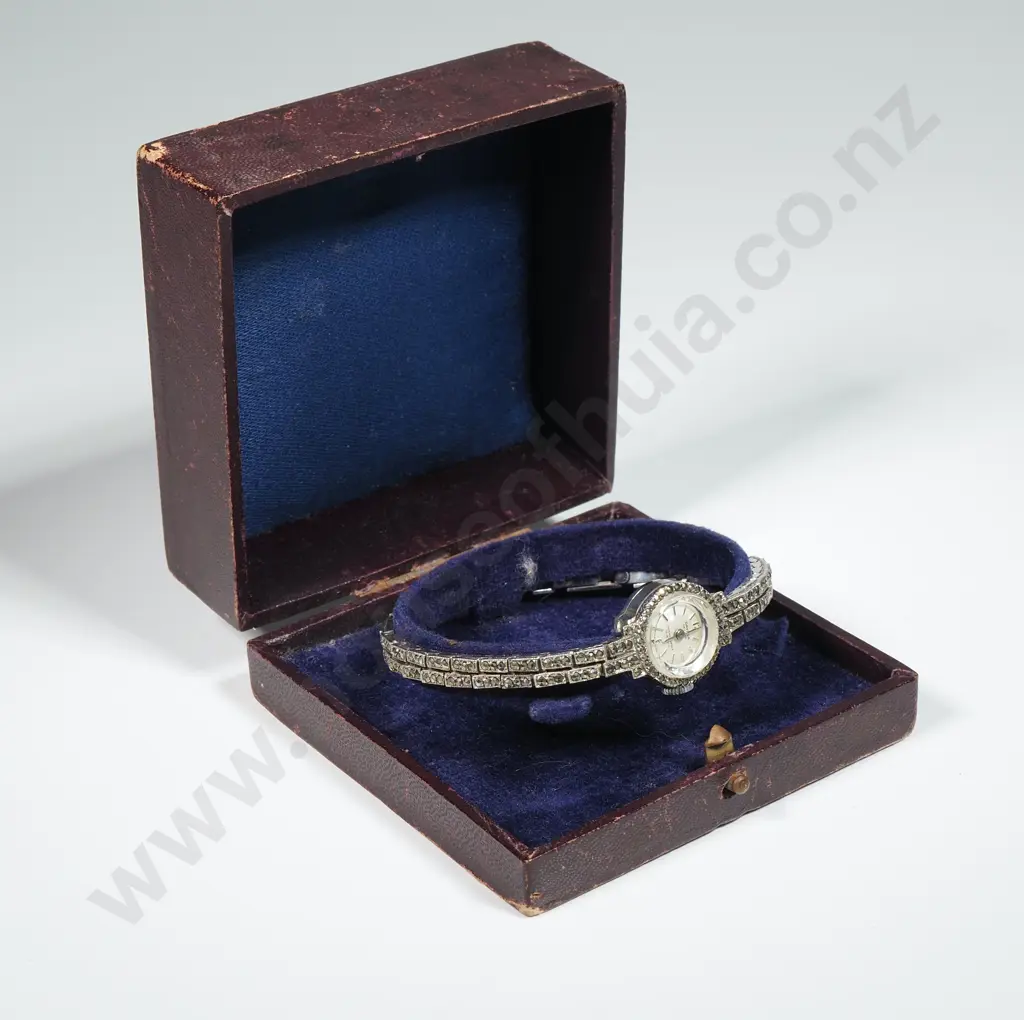 Vintage Davega Deluxe Cocktail Bracelet Watch In Box  Image 1++