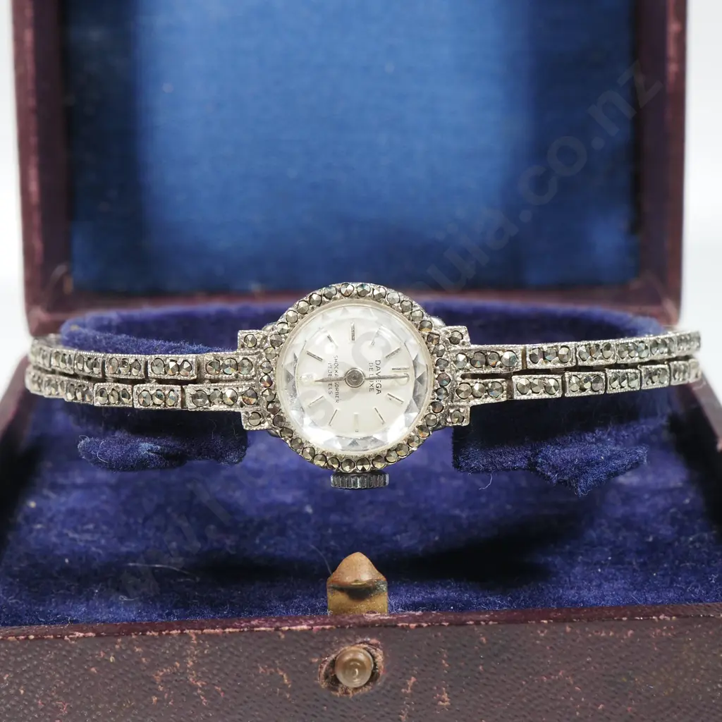 Vintage Davega Deluxe Cocktail Bracelet Watch In Box  Image 1++