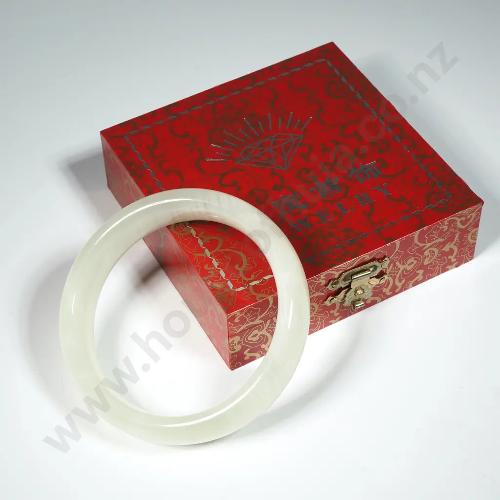 White Jade Like Or  Chaledony Bangle In Jewellery  Box Image 1++
