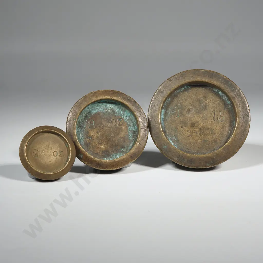 Set Of Three Round Brass Weights -2 oz, 8 oz & 1lb Image 1++