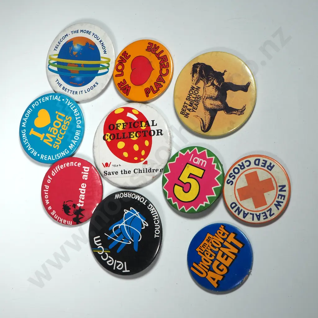 Assorted Lot Of New Zealand Related Buttons, Badges. Image 1++