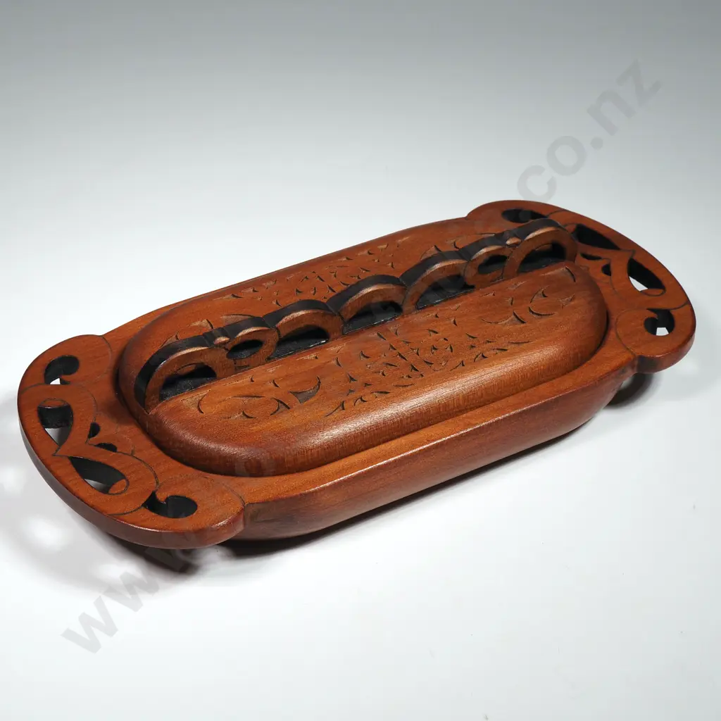 New Zealand Post Timber Container In The Form Of A Waka Huia - No Coin Image 1++