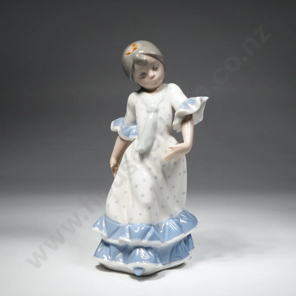 Nao Lladro Porcelain Figure "Juanita" Model No 5193 Image 1++