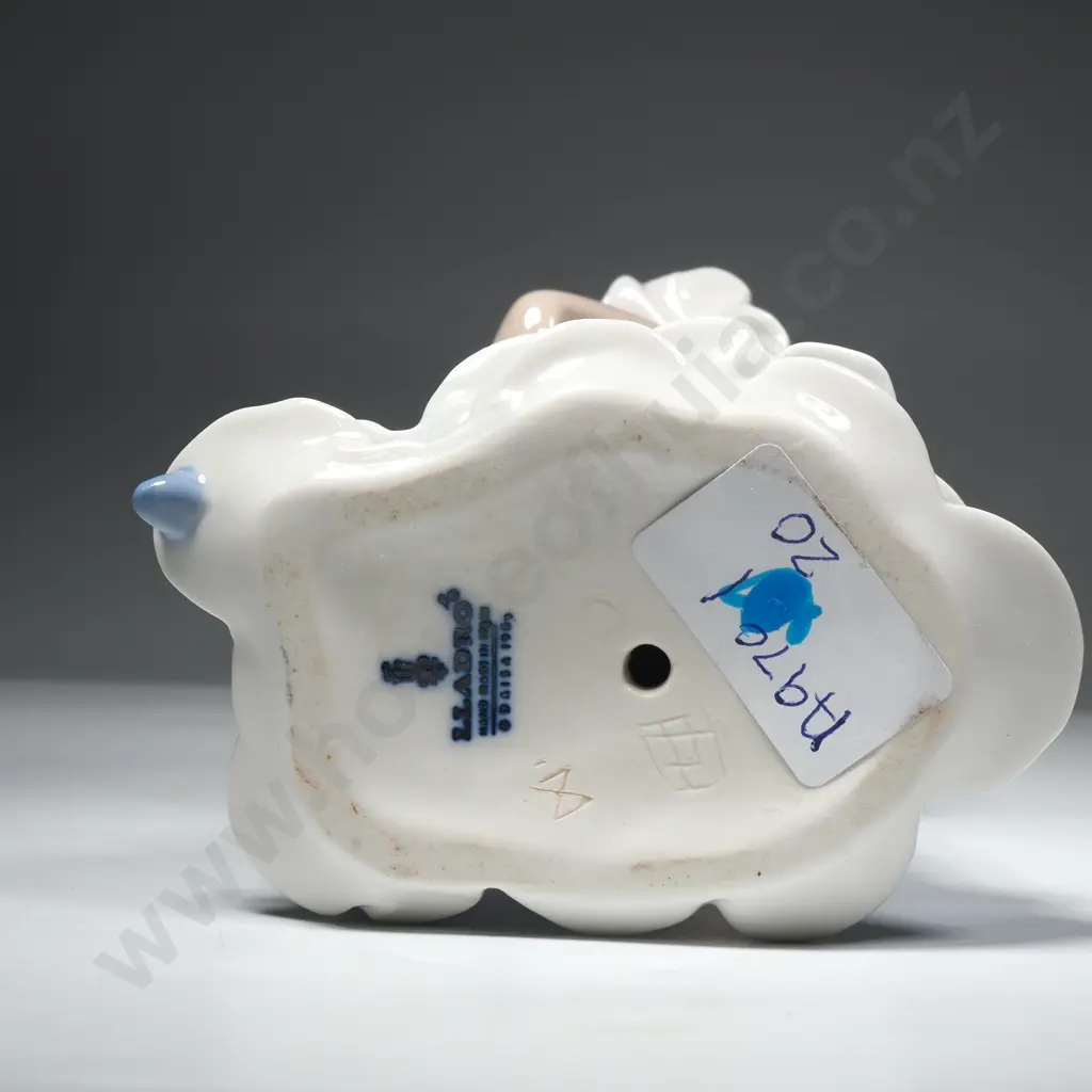 Nao Lladro Porcelain Figure "Juanita" Model No 5193 Image 1++