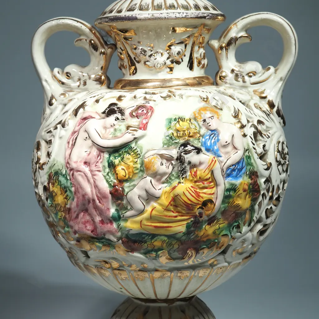 Vintage Italian Capodimonte Style Pottery Lamp Image 1++