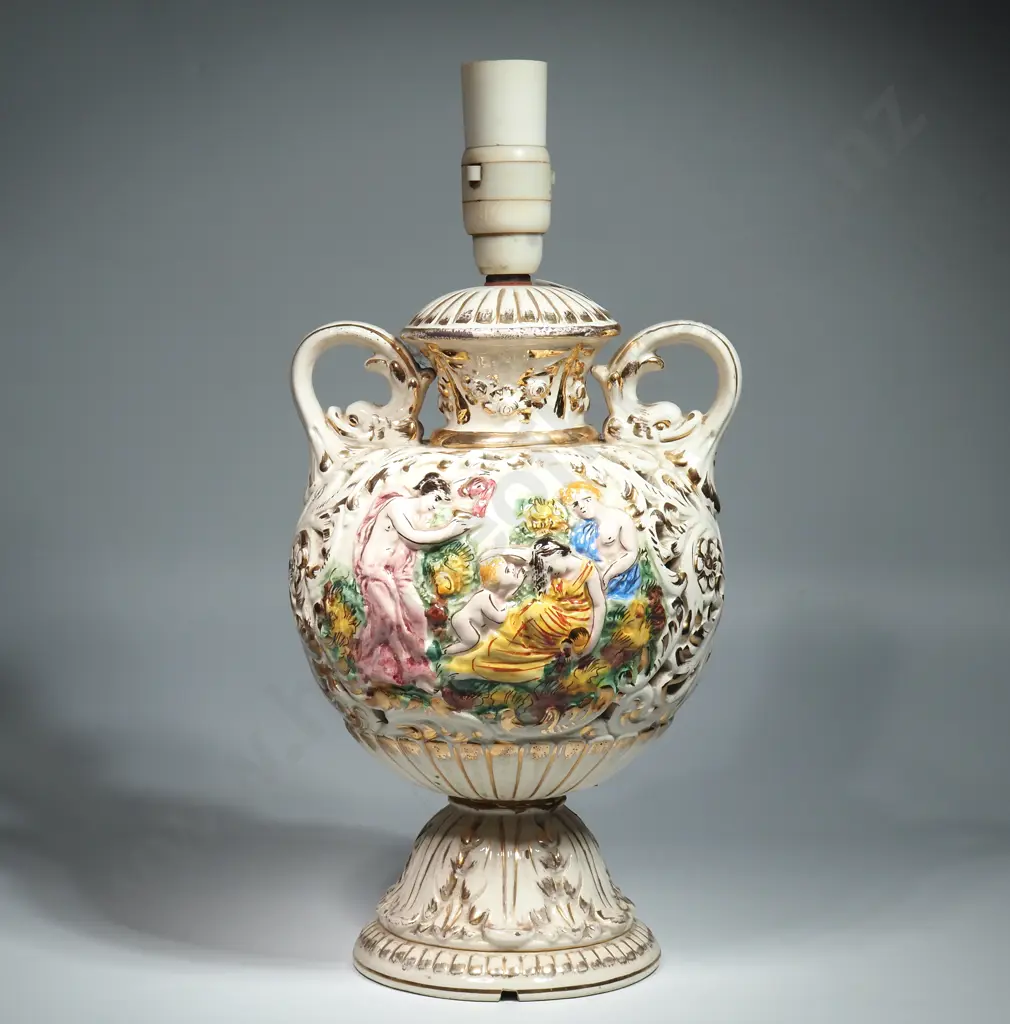 Vintage Italian Capodimonte Style Pottery Lamp Image 1++