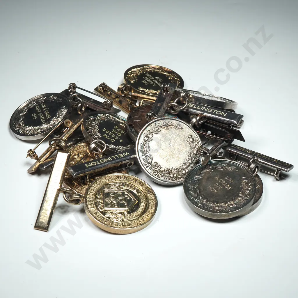 Large Quantity Of Silver Plate & Gilt Prize Fobs Image 1++