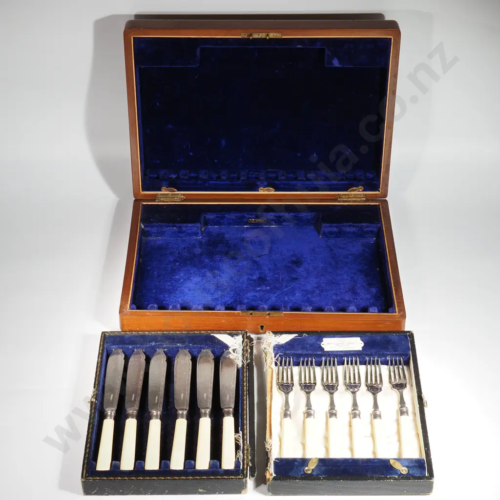Cased Set of Six S/P Fish Knives & Forks Serving Set - Box A/F & Empty Wooden Box Image 1++