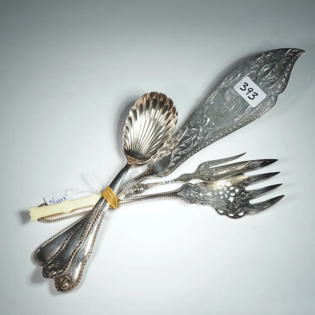 Five Vintage Quality Silver Plate Serving Utensils Image 1++