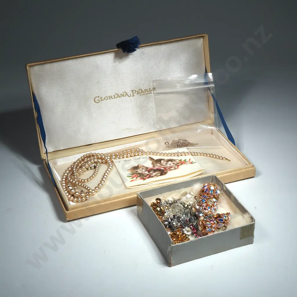 Quantity of Costume Jewellery, Faux Pearls & a Fine Sterling Silver Chain Image 1++