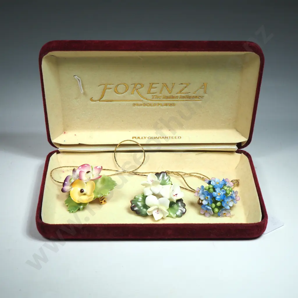 Three Cara China Floral Brooches & A Gold Plate Necklace  Image 1++