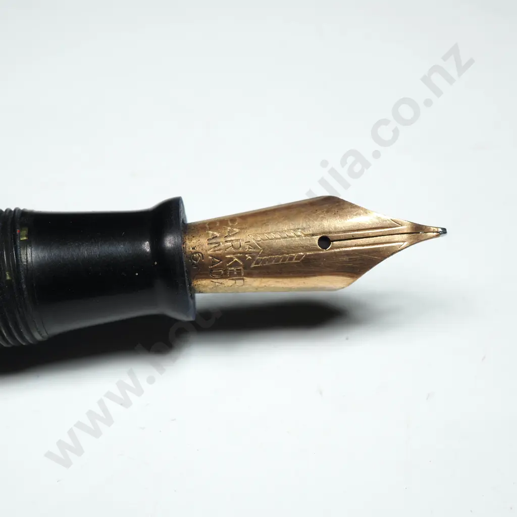 Vintage Parker Vacumatic Fountain Pen in green stacked Celluloid- 14k nib Image 1++