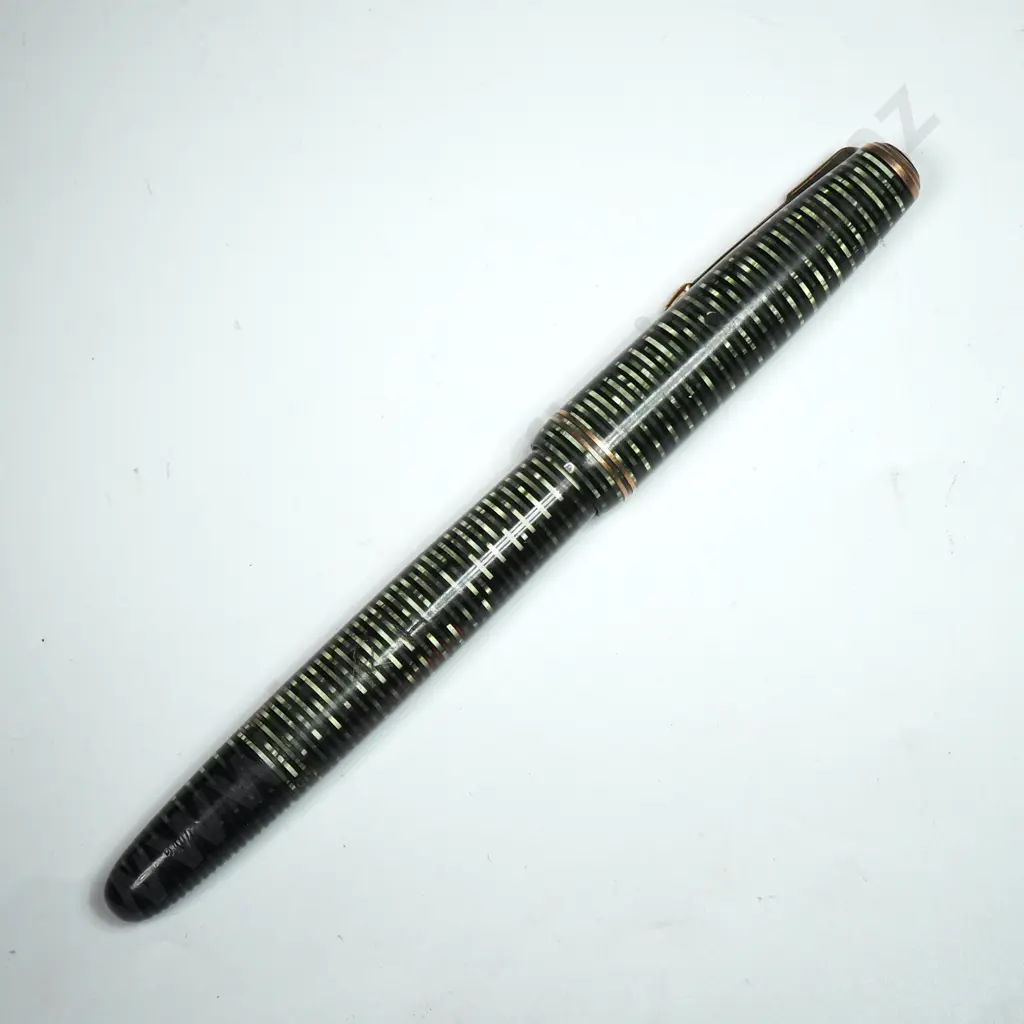 Vintage Parker Vacumatic Fountain Pen in green stacked Celluloid- 14k nib Image 1++