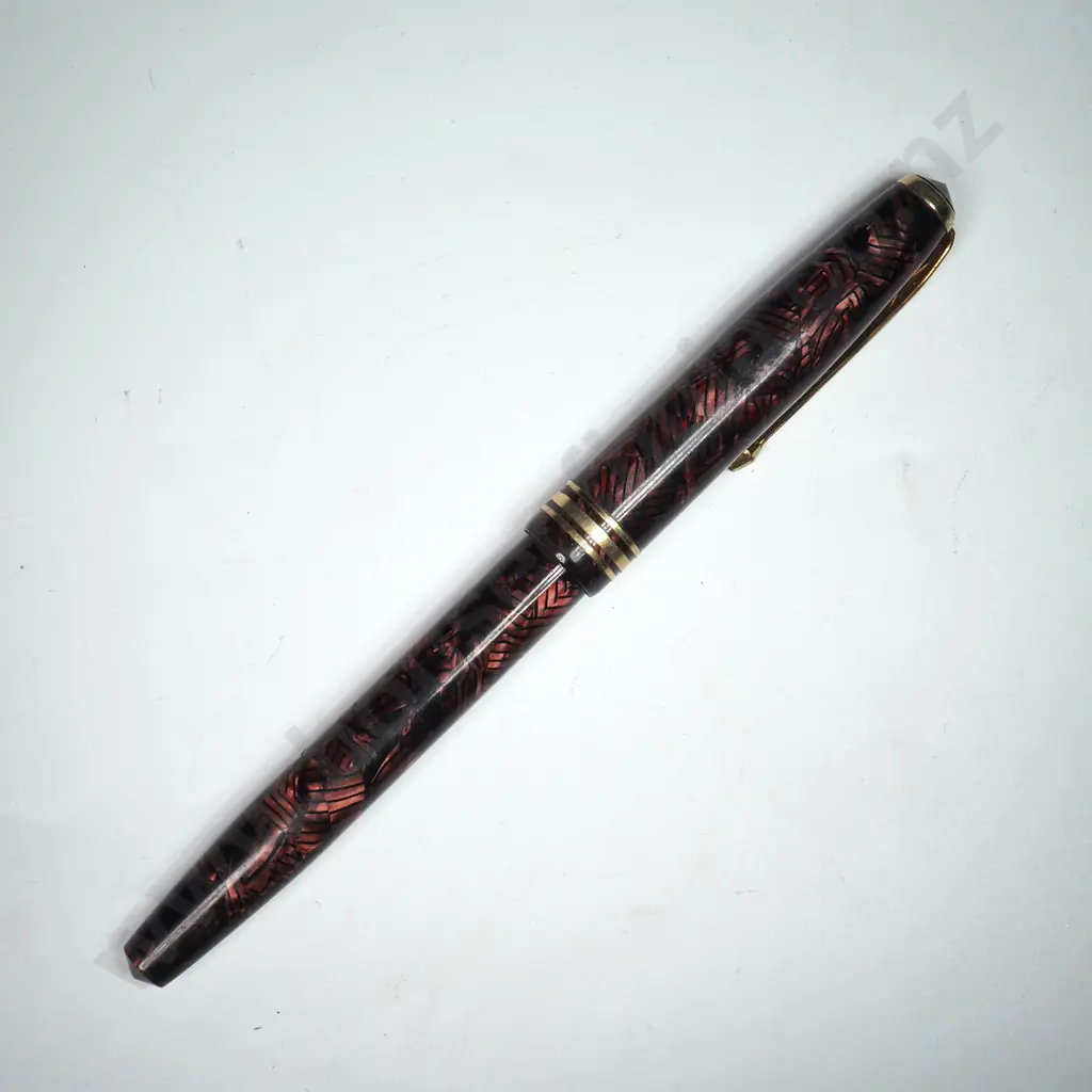 Vintage Conway Stewart Fountain Pen W Hatched, Marbled Finish  Image 1++