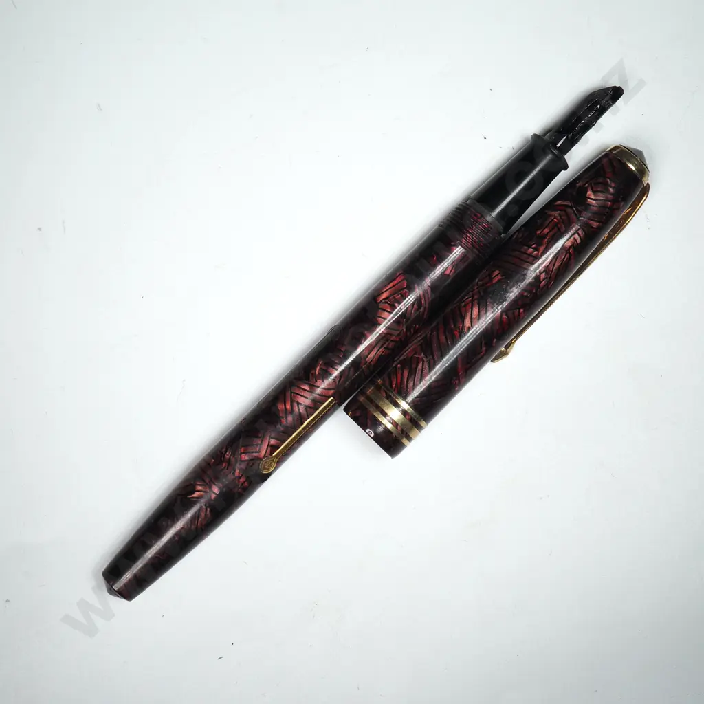 Vintage Conway Stewart Fountain Pen W Hatched, Marbled Finish  Image 1++