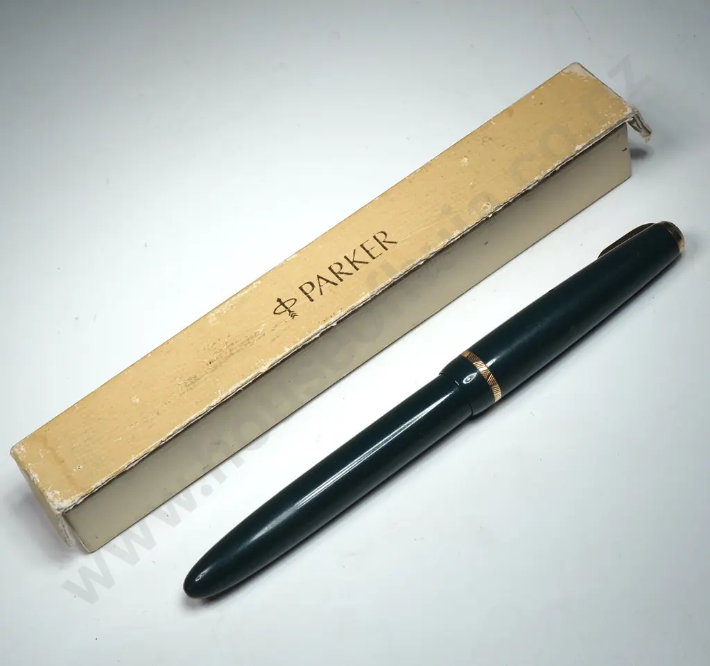 Vintage Parker Fountain Pen In Original Box w 14ct Gold Nib Image 1++