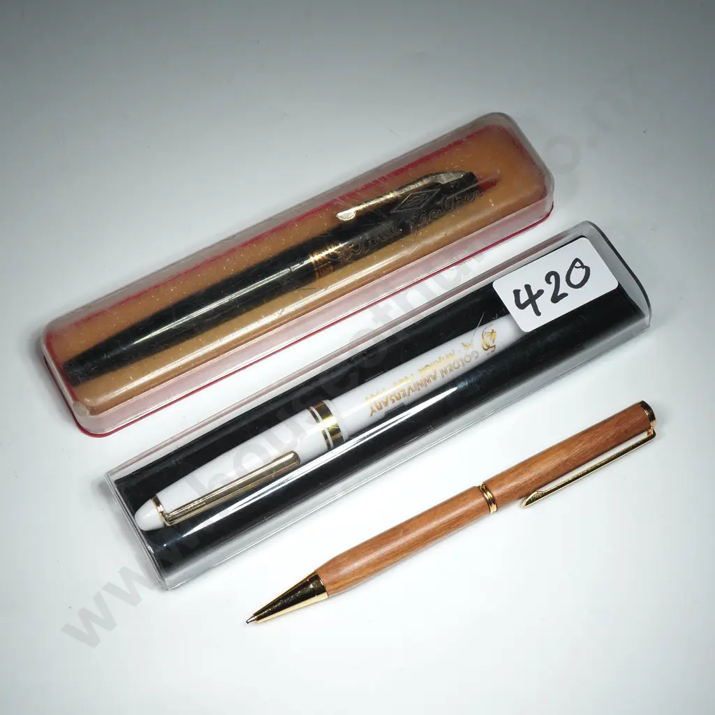 Vintage White Feather Fountain Pen & Two Vintage Ball Points Image 1++