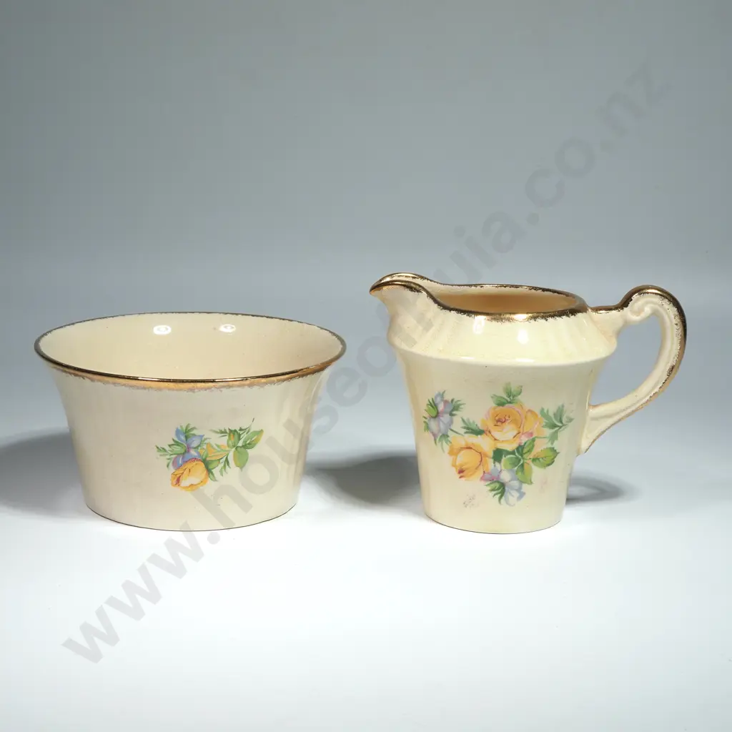 Vintage Kensington England Pottery Creamer & Sugar Bowl Image 1++