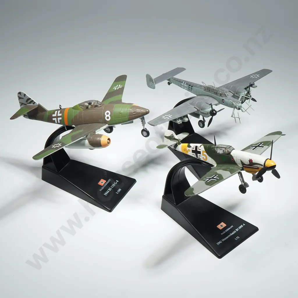 Three Model War Planes Image 1++