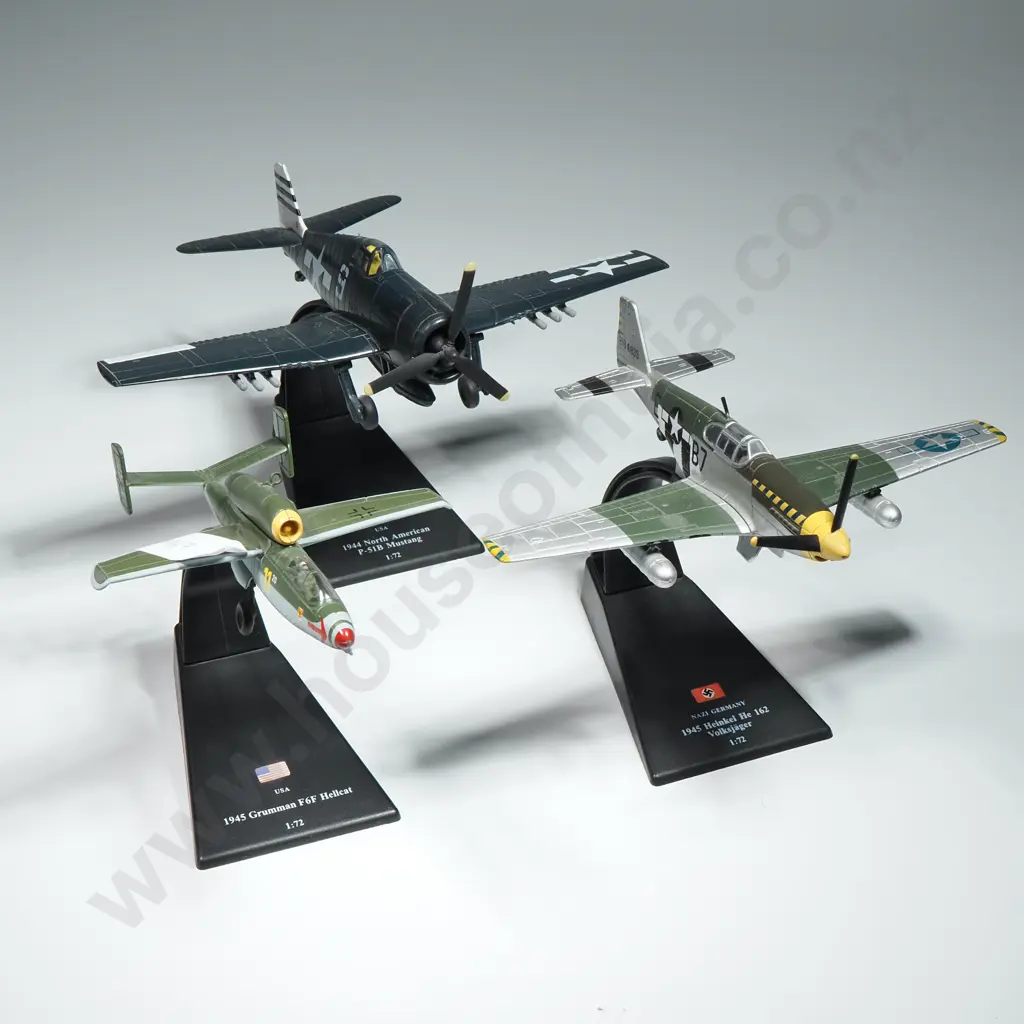Three Model War Planes Image 1++