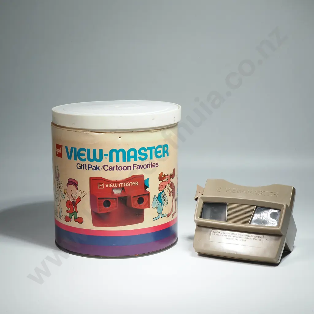 Vintage 3D Viewmaster w Selection Of Disney Cartoon Reels & Others In Original Plastic Tub  Image 1++
