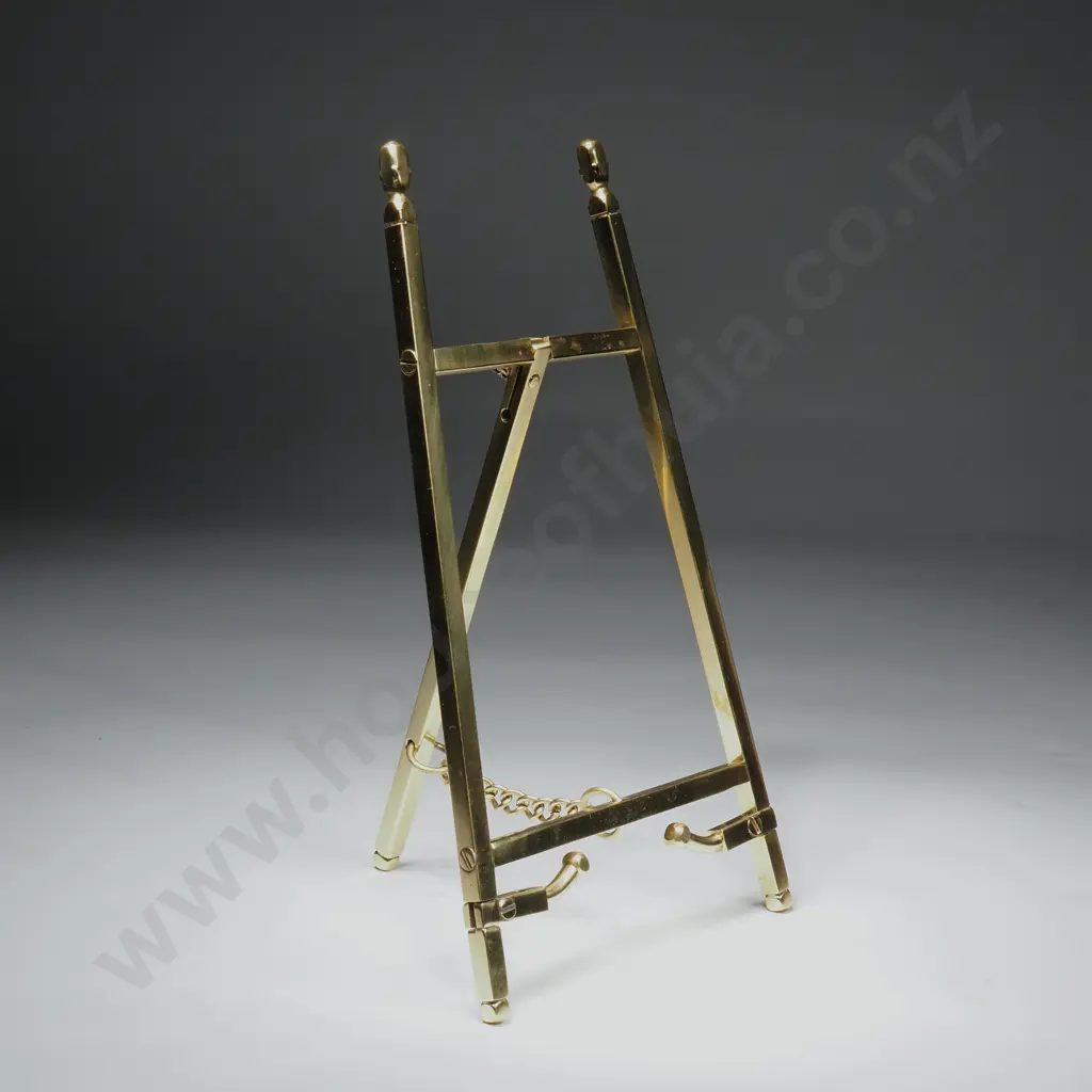 Brass Easel Image 1++