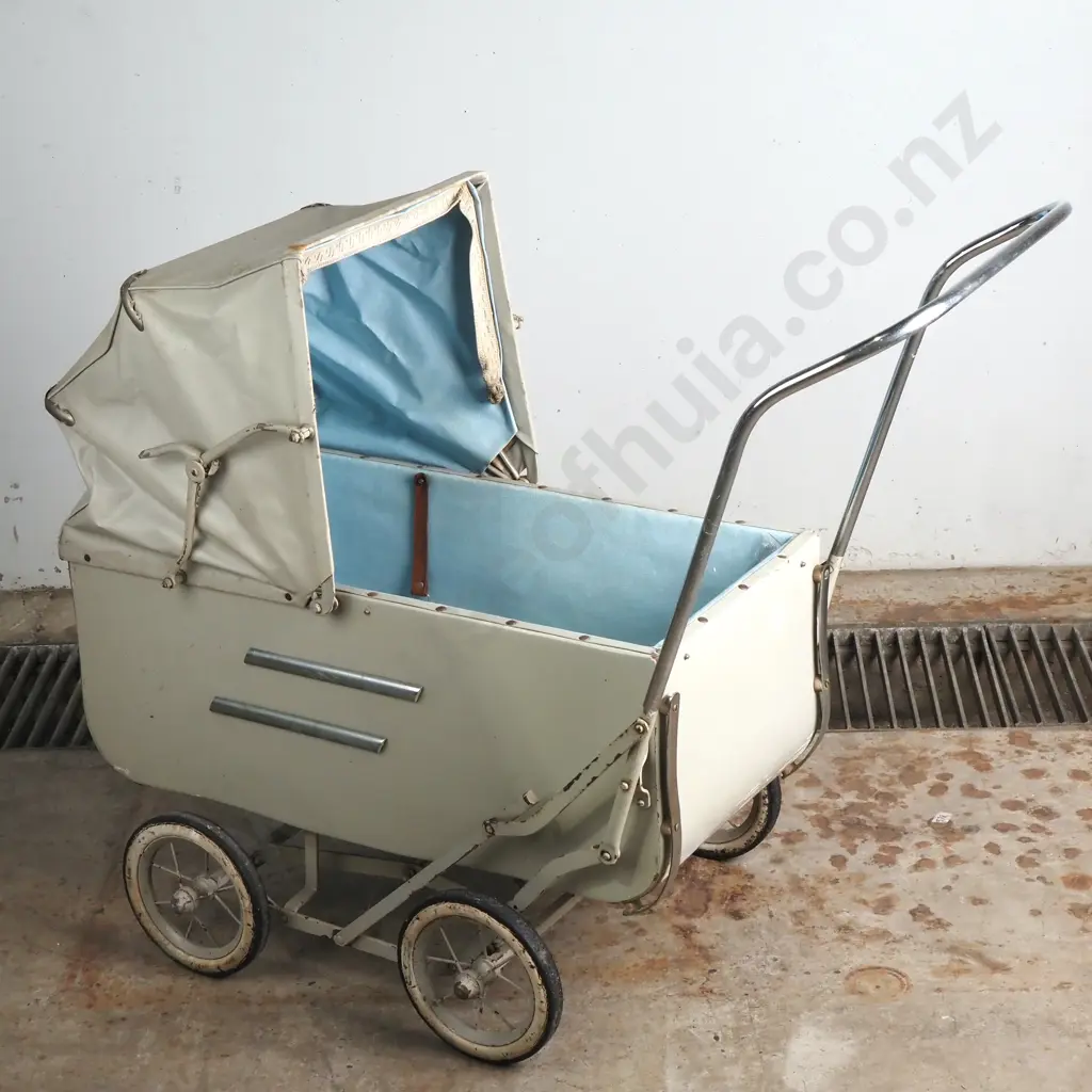 Vintage Baby Pram w Deep Metal Body & Foldable Handle Image 1++